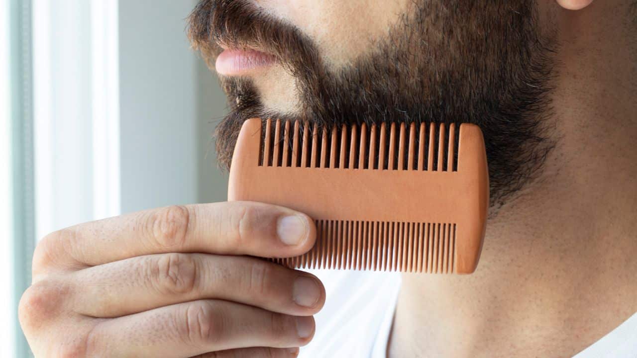 Barba alinhada Barba alinhada